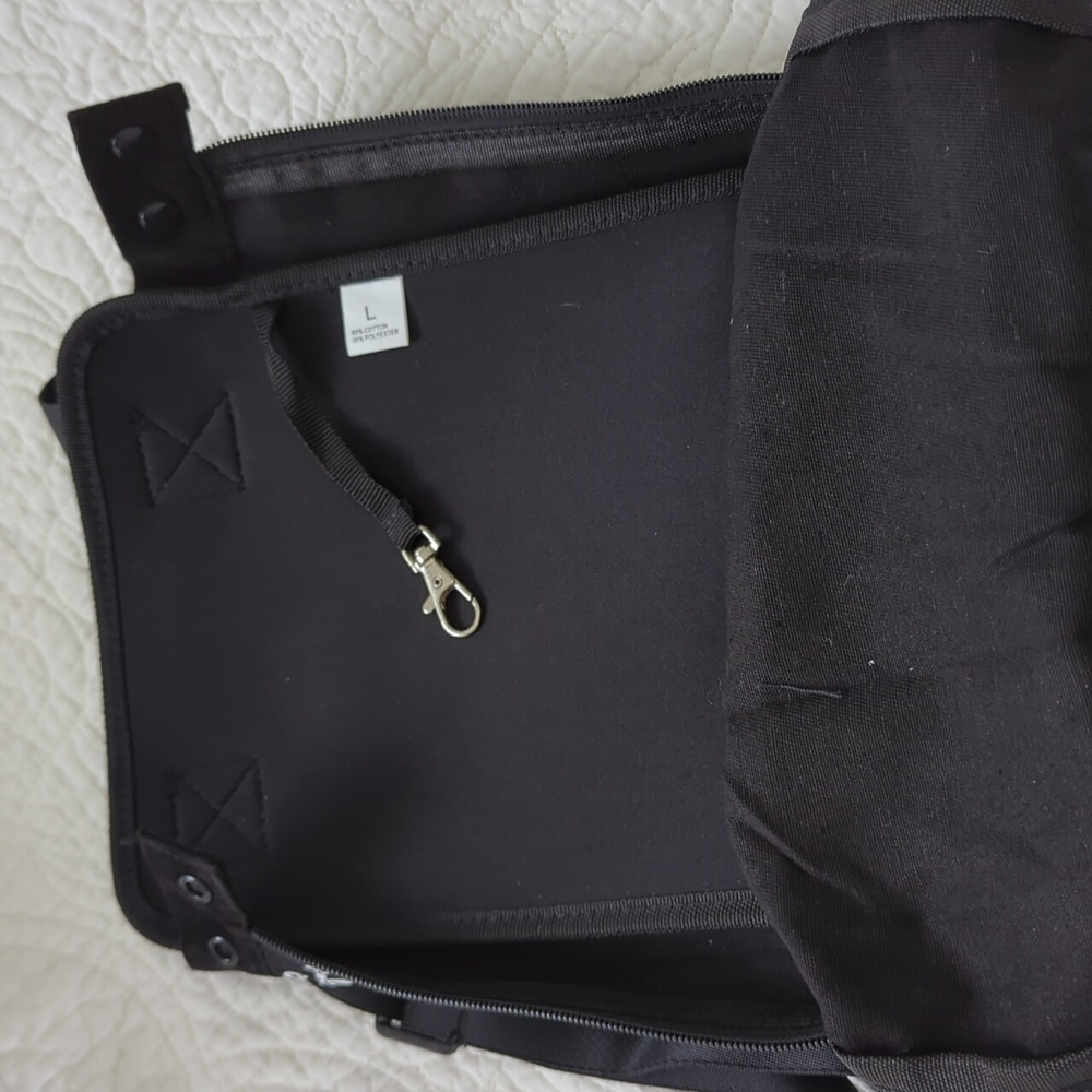 Black and White Bow Print Pet Carrier - Picture 5 of 8